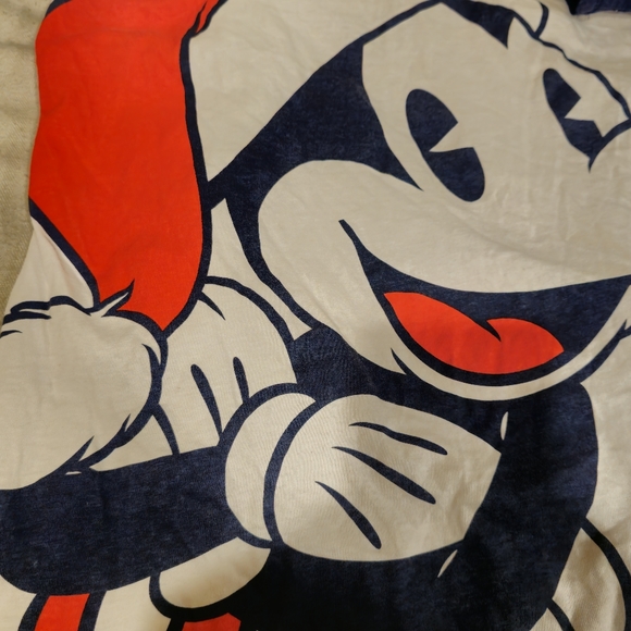 Disney micky mouse tshirt size xl in like new condition - Picture 6 of 6